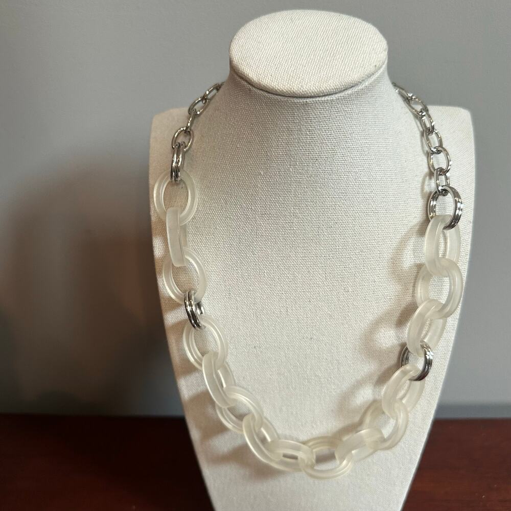 R.J. Graziano Frosted Lucite Chain Links Necklace Statement Jewelry White Silver - Picture 11 of 15